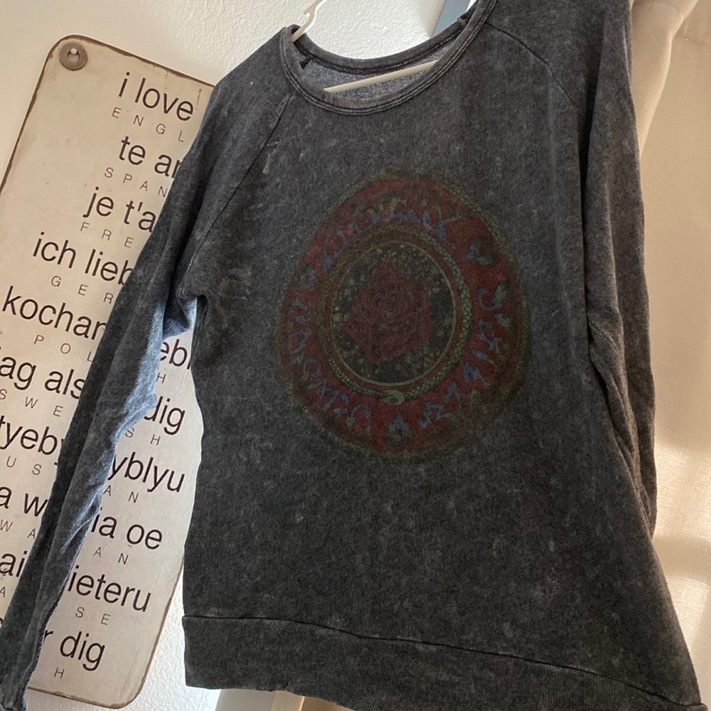 Obey long sleeve sweater shirt size small